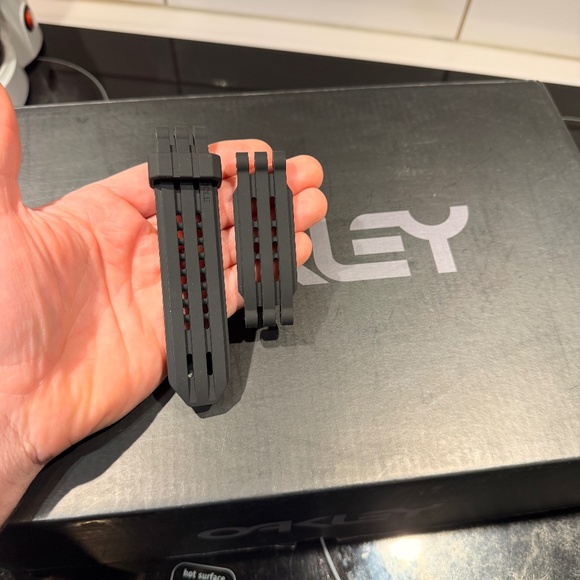 Bracelet Oakley black - Picture 1 of 3
